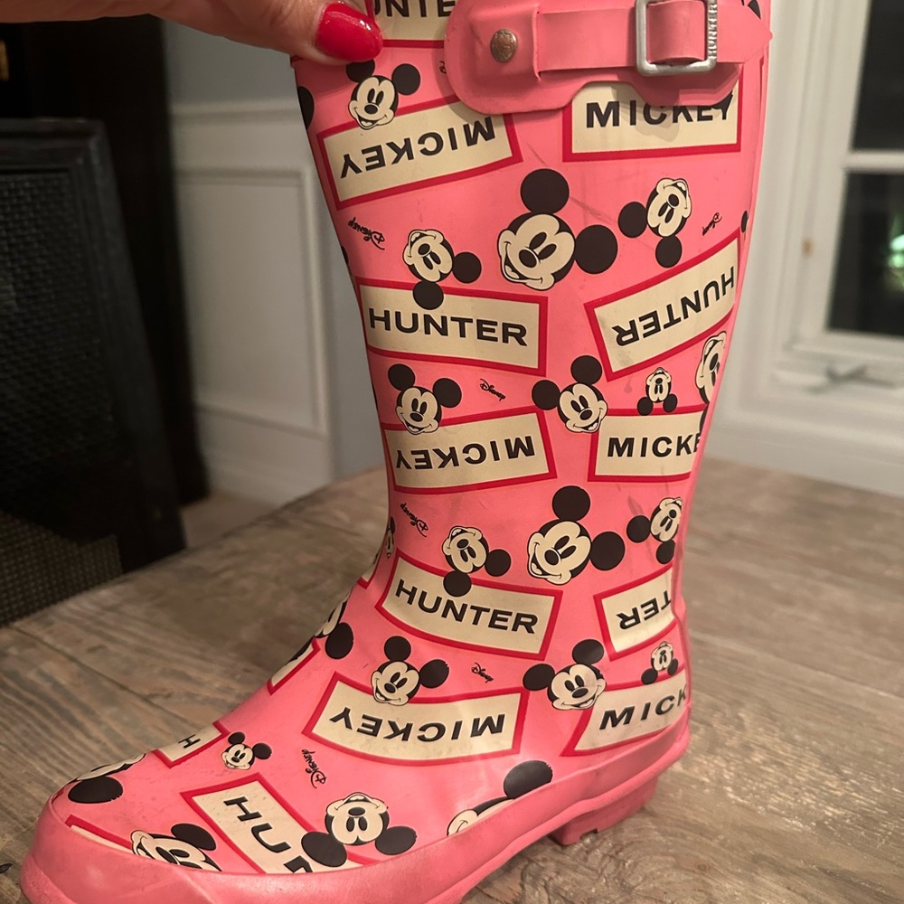 Hunter Pink Mickey Mouse Patterned Boots. Disney Collaborated - Picture 2 of 7